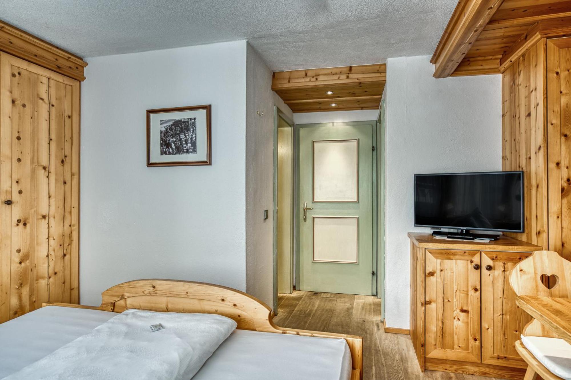 Hotel Alpenstolz Mieders Quarto foto