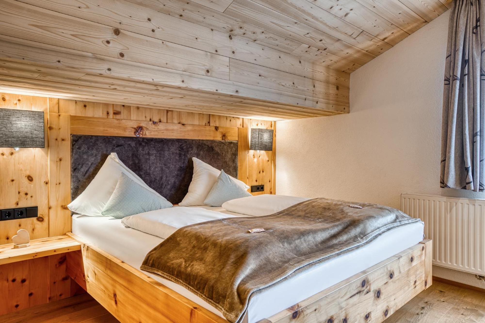 Hotel Alpenstolz Mieders Quarto foto